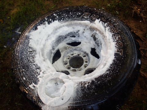1991 Ford Bronco - Get all that grease off there.