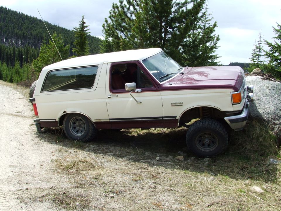 1990 Ford Bronco “The Land Yacht”