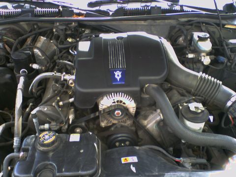 2001 Ford Crown Victoria - V8 4