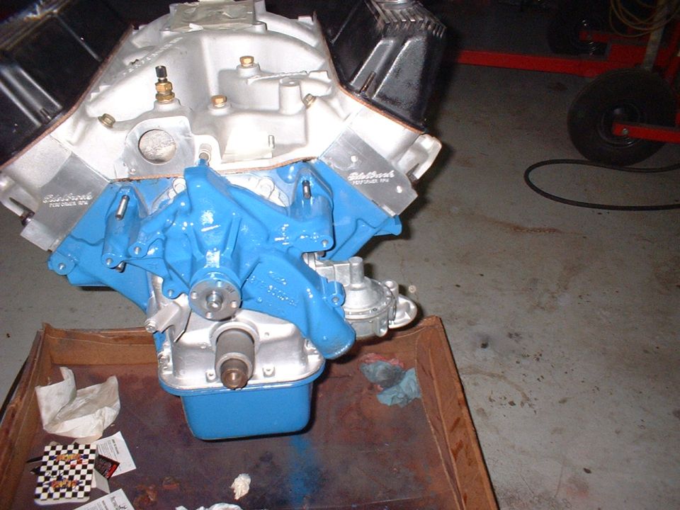 Engine with blue intake manifold and chrome valve covers