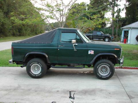 1985 Ford Bronco - Side View