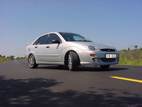 2000 Ford Focus photo