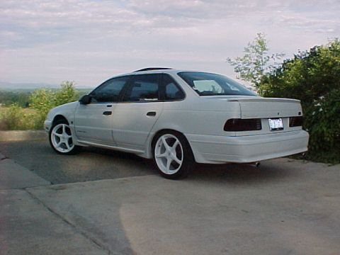 1991 Ford Taurus - Driver's Rear 1