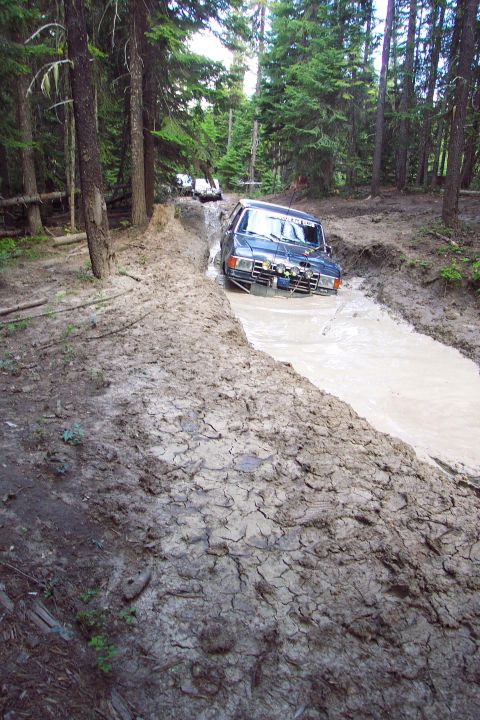 1996 Ford Bronco - Mike going through deep mud hole. (6/9/2006)