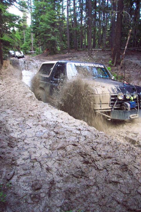 1996 Ford Bronco - Mike going through deep mud hole. (6/9/2006)