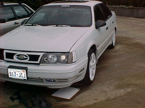 1991 Ford Taurus - Nevermind those other projector headlights. I've moved onto a new project: E46 Bixenon's with halogen high beam.
