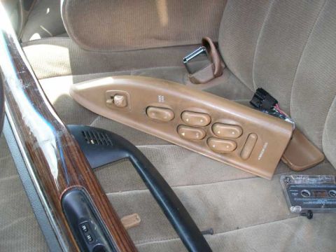 1998 Ford Crown Victoria - Another picture of the driver's door/window switches panel.