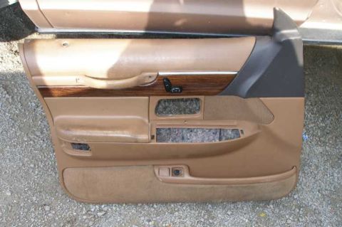 1998 Ford Crown Victoria - Just needs to be cleaned up. I have the trunk release button and ignition key.