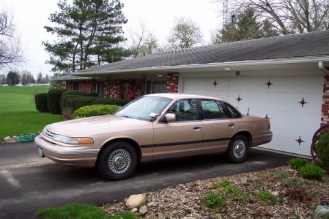1996 Ford Crown Victoria - Full Side Shot