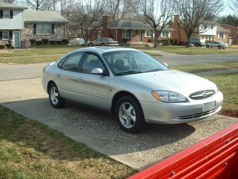 2002 Ford Taurus