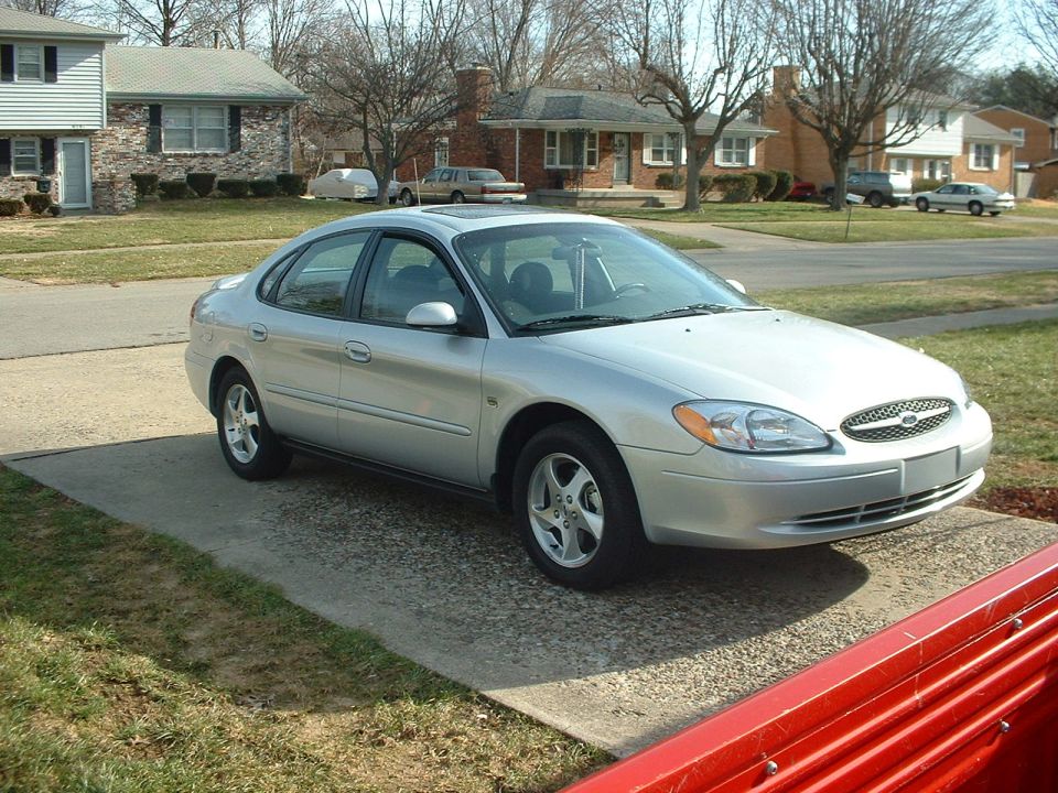 2002 Ford Taurus “Sport”