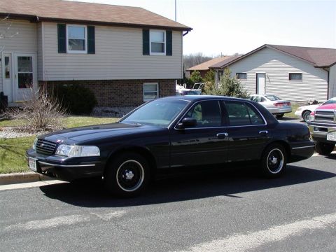 2001 Ford Crown Victoria photo