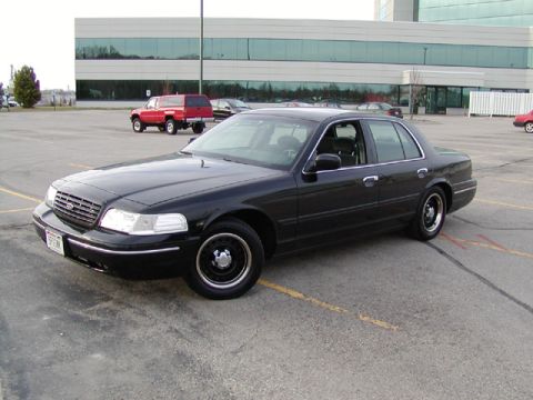 2001 Ford Crown Victoria photo