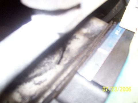 1987 Ford Bronco - Close up of the mega crack.