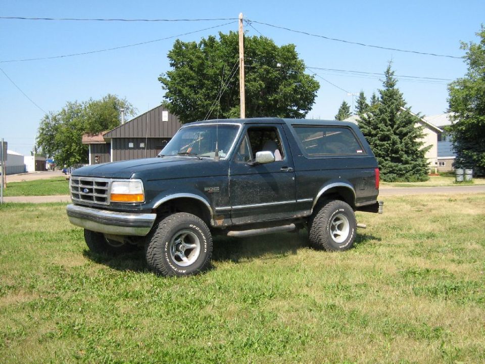 1995 Ford Bronco “Mean Kitty Krawler”
