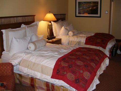 1978 Ford F-150 - beds in hotel
