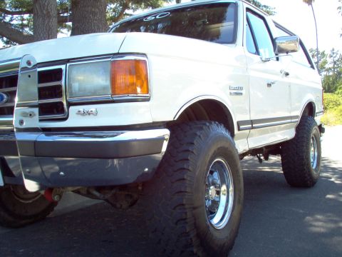 1990 Ford Bronco photo