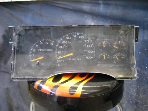 1995 Jeep YJ - This instrument cluster is not from a 1995 Jeep YJ, as it displays gauges and markings inconsistent with that vehicle.
