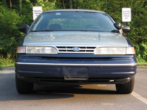 1991 Ford LTD Crown Victoria - This Ford Crown Victoria has a two-tone paint scheme with a silver hood and roof.