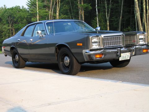 1991 Ford LTD Crown Victoria - This 1977 Dodge Monaco sedan has a distinctive grille and body style.