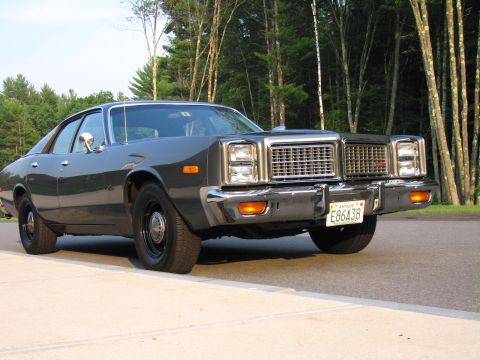 1991 Ford LTD Crown Victoria - This vehicle is a 1970s Dodge Monaco, not a 1991 Ford Crown Victoria LTD.