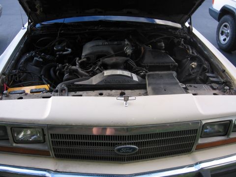 1988 Ford LTD Crown Victoria photo