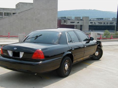 2003 Ford Crown Victoria - Rob's '03 P71. Man it looks sharp!