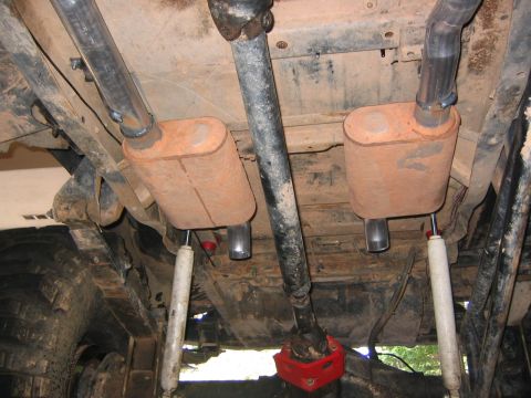 1979 Ford Bronco - yeah the dirty mufflers were not changed... don't need new ones... looks weird, but ill match them soon enough...