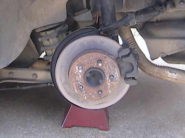 Here is a finished shot of the rear with 5 lugs and without those horrible  drums.