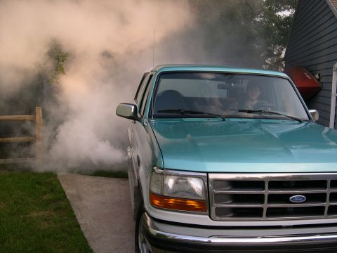 1994 Ford Bronco - Watch as it spreads in my neighbors backyard...their dog went runnin lol....