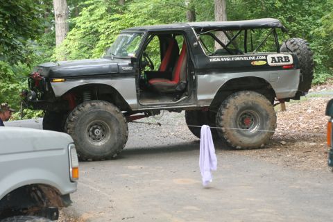 1990 Ford Bronco - Straightening out HD78Bronco's radius arm.