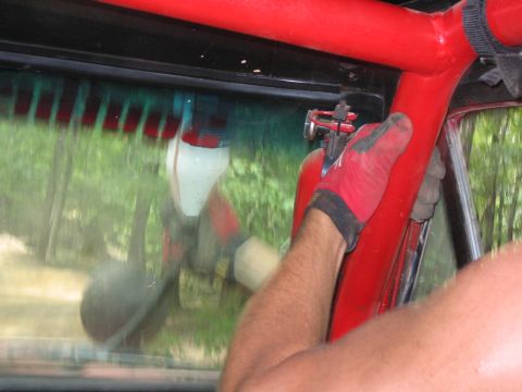 1979 Ford Bronco - gear oil bottle gravity feed into the carb.... excellent idea and help from the whole FSB crew that was there...