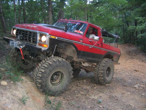 1979 Ford Bronco - tryin to flex a bit... see what it's got...
