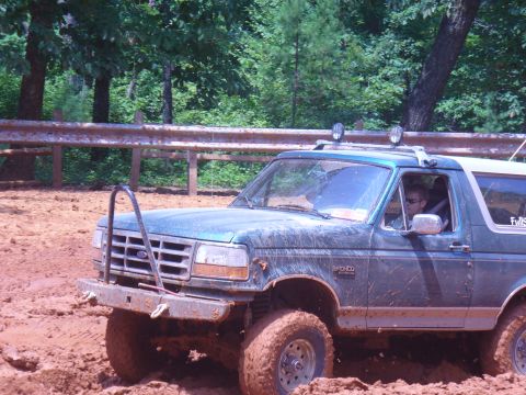1996 Ford Bronco - This 1996 Ford Bronco navigates a muddy off-road course.