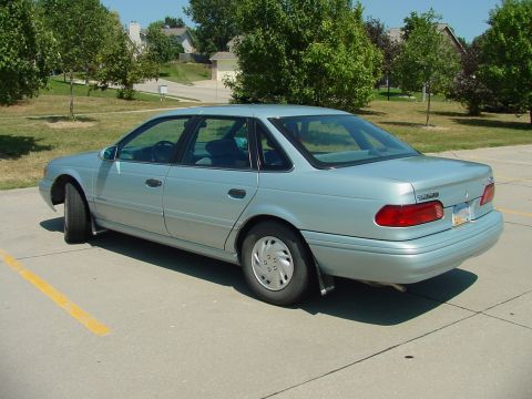 1993 Ford Taurus - This is the rear of my car before I added my Scanner Antenna.