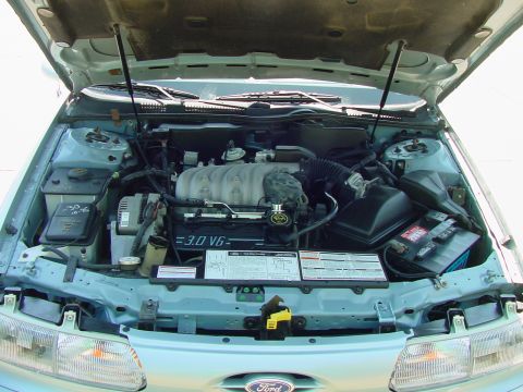 1993 Ford Taurus - This is my engine before the cold-air intake.