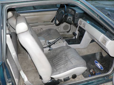 1993 Mercury Grand Marquis - Needs a good cleaning, but not bad for an abandoned car