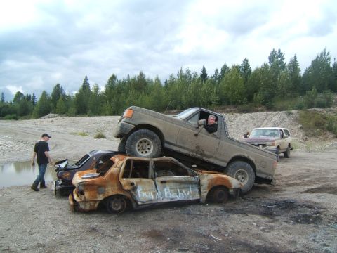 1987 Ford Bronco - Just a little bit of air under that rear wheel if ya look close