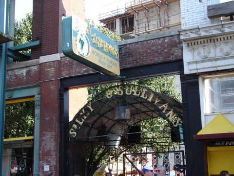1992 Ford Taurus - The entrance to Silky O'Sullivan's Irish Bar is adorned with a prominent sign and decorative archway.