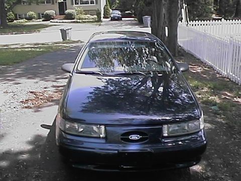1993 Ford Taurus photo