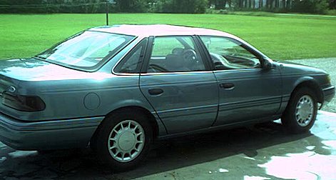 1993 Ford Taurus photo