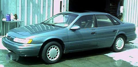 1993 Ford Taurus photo