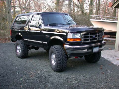 1996 Ford Bronco - Here it is with a new set of Super Swamper 35's on 6" of lift. What a ride! Believe it or not, better than before.