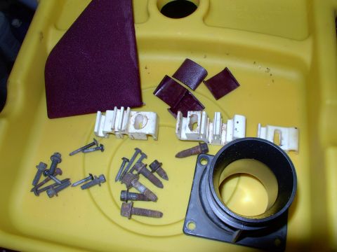 1990 Lincoln Town Car - May not look like much, but those 4 door pull trim cover tabs are GOLD ! all on their own. I also scored some much needed brake/fuel line h…