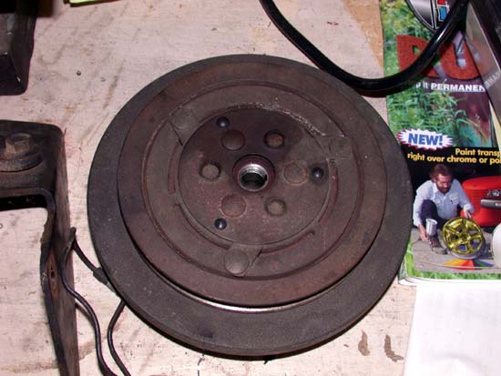 Sweet-Jesus! Look at the size of this clutch / counter-weight assembly.
