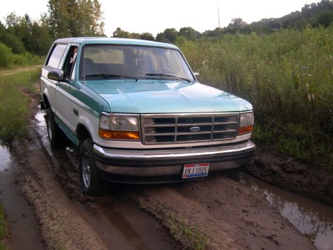 1994 Ford Bronco - High centered from the rut on my drivers side!