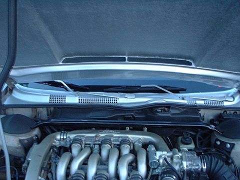 1993 Ford Taurus - Painted cowl and wipers. also GM strut tower brace.