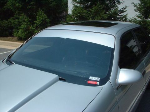 1993 Ford Taurus - Silver metallic matched solid windshield banner.
