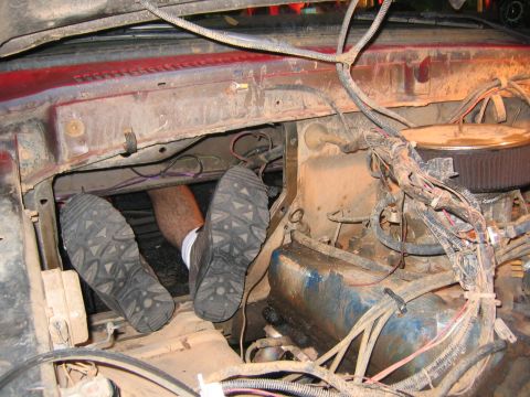 1979 Ford Bronco - removed the ac... friend takin a break...