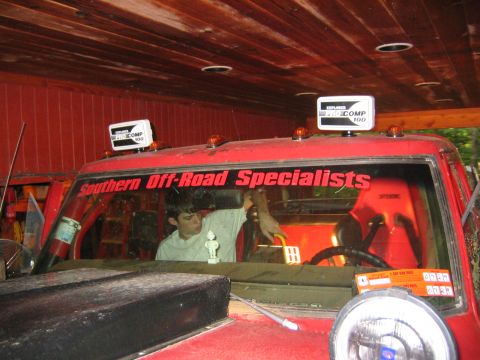 1979 Ford Bronco - grabbed some roof lights while i was at summit.... 100 watt procomps... two more are in the mail and gonna face sideways....